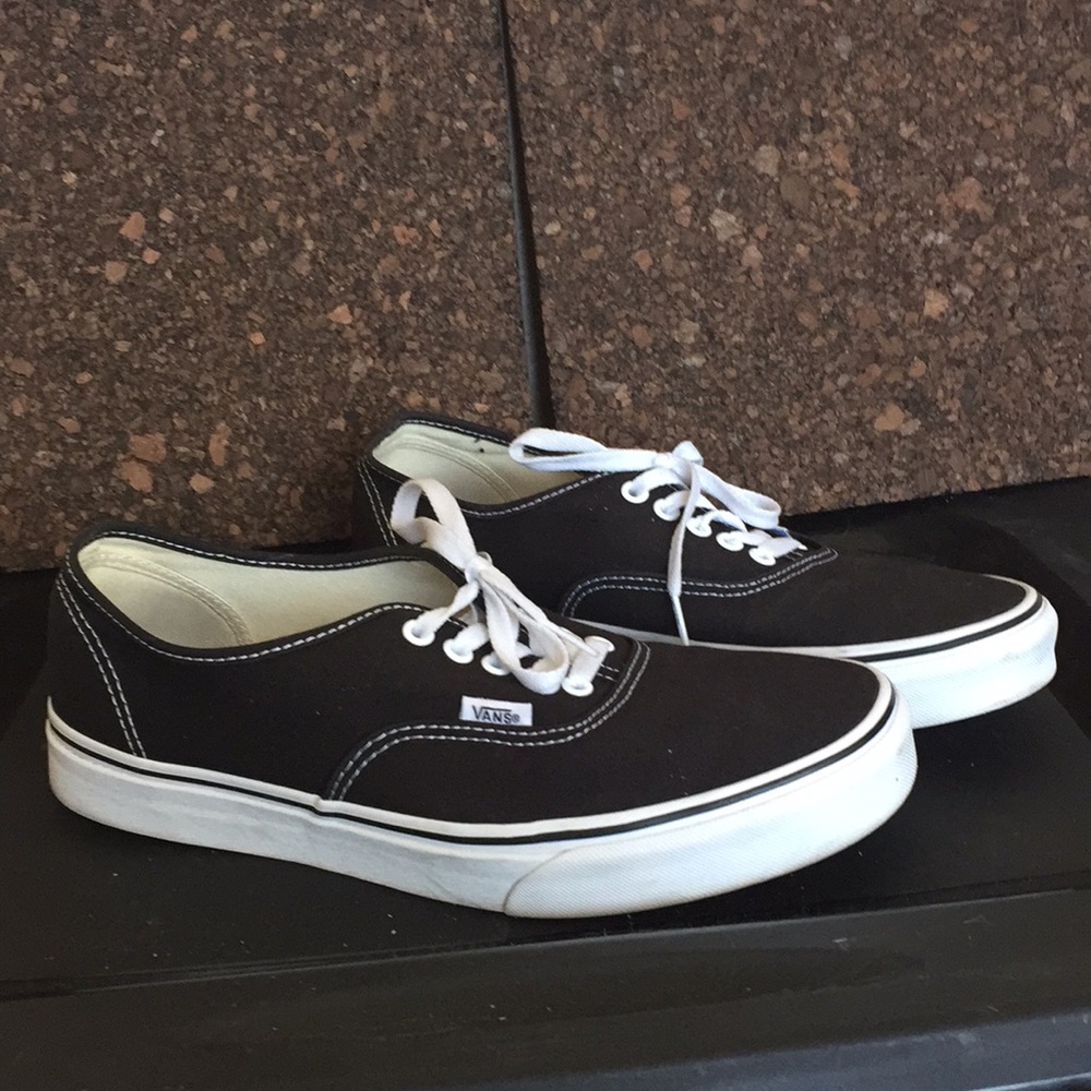 Vans Black Lowtop Shoes with White Stitching